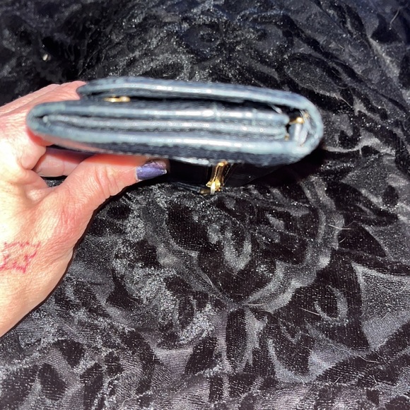 Prada ladies, black full size wallet - Picture 5 of 9